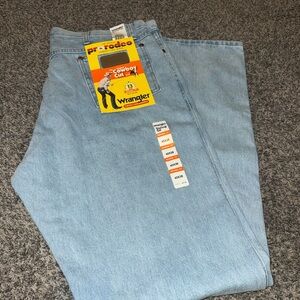 Wrangler Men's Bootcut Jeans in Light Blue